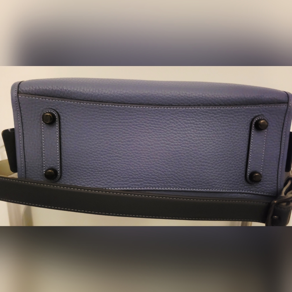 Coach Rogue - Picture 9 of 10